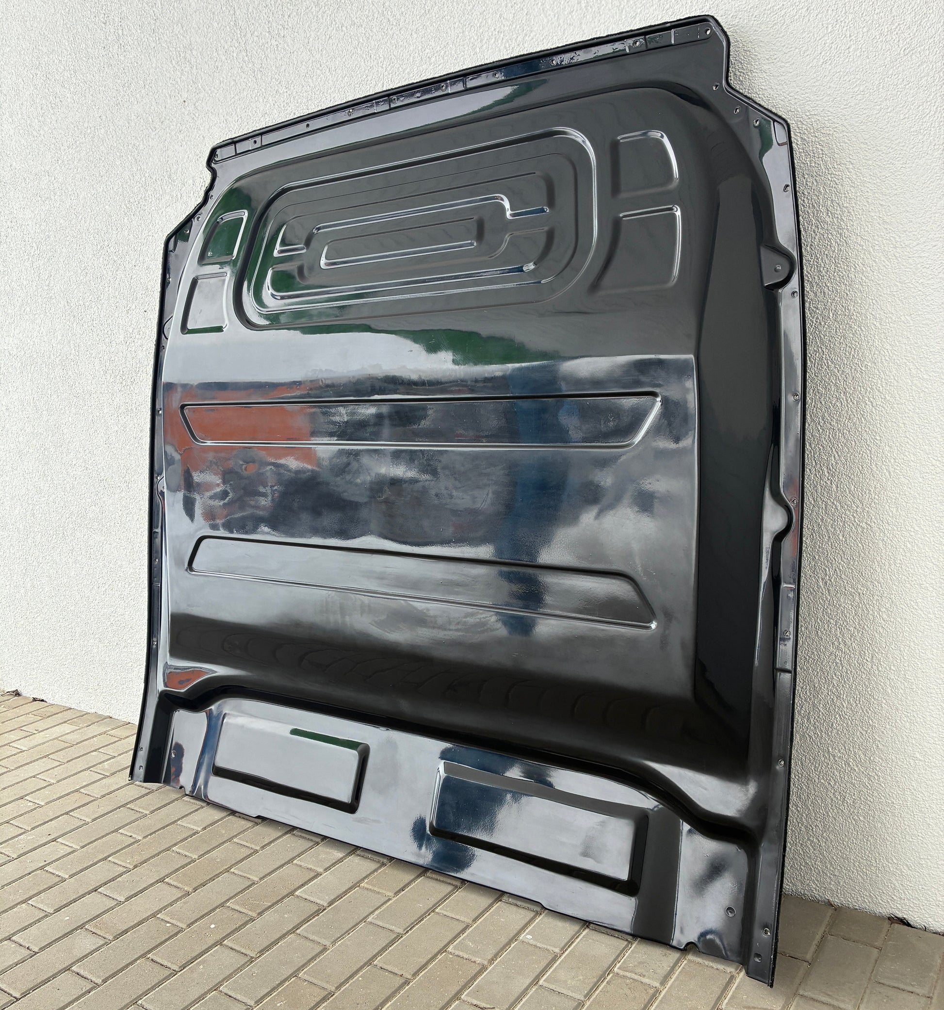 Neomatic Mercedes-Benz Sprinter W907 Composite Extended Bulkhead seen from the cargo space side